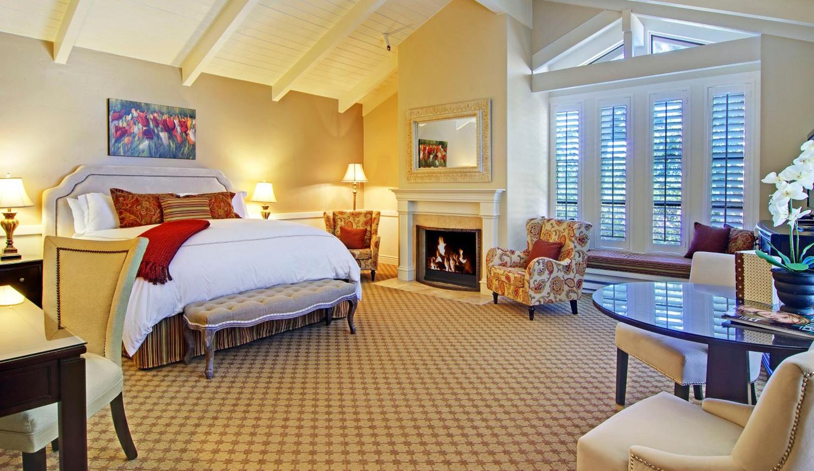 Carriage House Inn